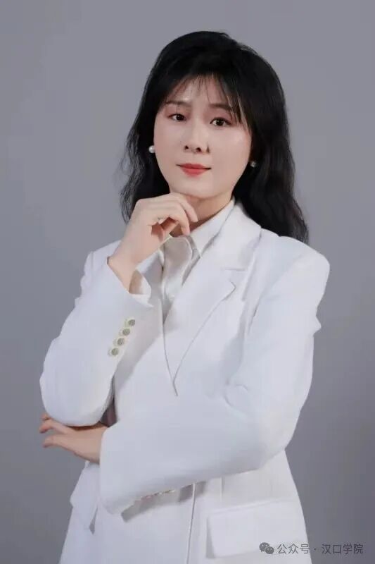 OK138太阳集团教师王新芳获评“汉院好老师”荣誉称号